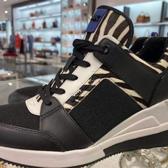 Michael Kors Georgie embossed leather sneaker shoe - Picture 6 of 7